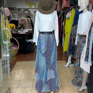 Geometric pleated skirt